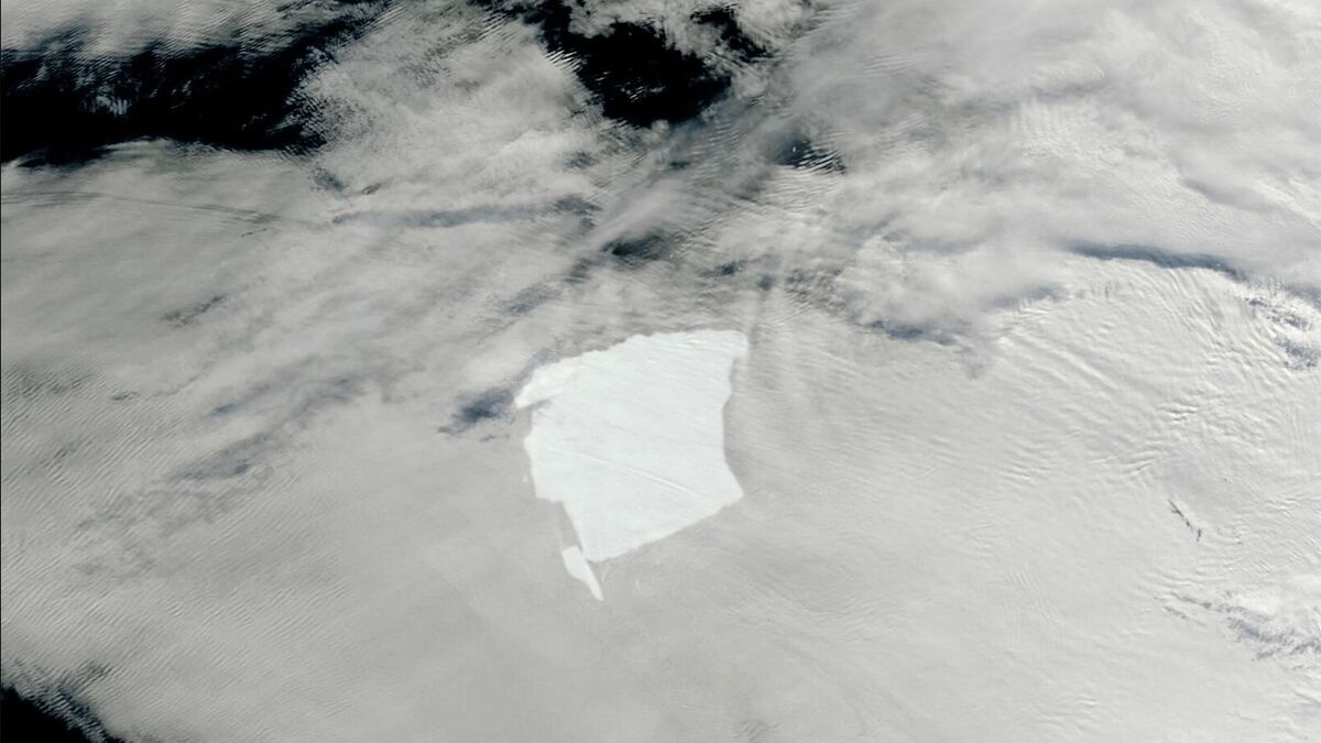 Un fragment presque aussi grand que Paris se détache du plus vaste iceberg du monde