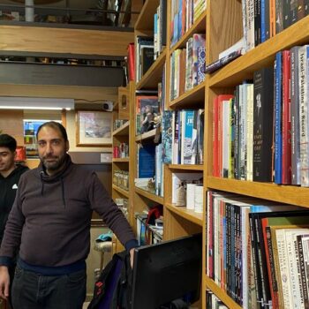 «Une grave entrave à la liberté d’expression»: la police israélienne cible deux librairies de Jérusalem-Est