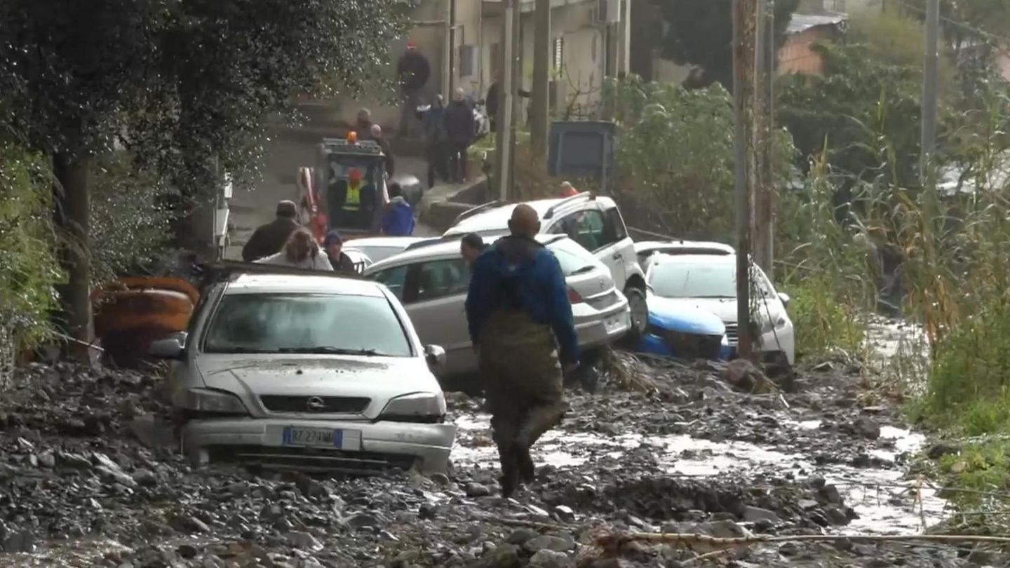 Unwetterchaos: Diese Videos zeigen das Ausmaß der Überschwemmungen auf Sizilien