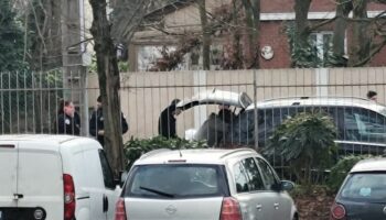 Vitry-sur-Seine : l’homme s’est bien suicidé dans son coffre, des lames de rasoir retrouvées dans sa main