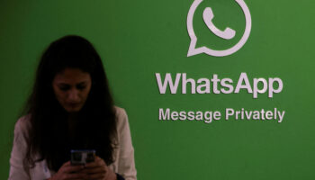 WhatsApp affirme avoir bloqué un logiciel espion qui visait des journalistes et des membres d’ONG