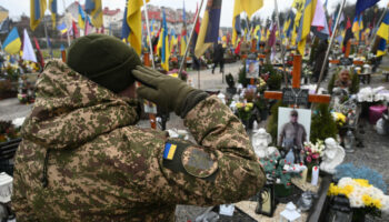 Zelensky veut s'entendre avec Washington sur un plan pour "arrêter Poutine" avant de parler de paix