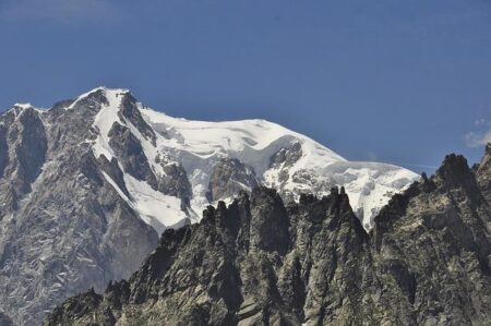 Courmayeur, Italy, Report: Powder Skiing in Terrain that Dreams are Made of – SnowBrains