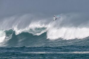 Surfer’s Paradise: Ex-cyclone Alfred erodes Australia’s Gold Coast beach – BBC.com