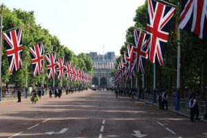 UK royals celebrate Commonwealth Day with religious service, playlist – Reuters UK