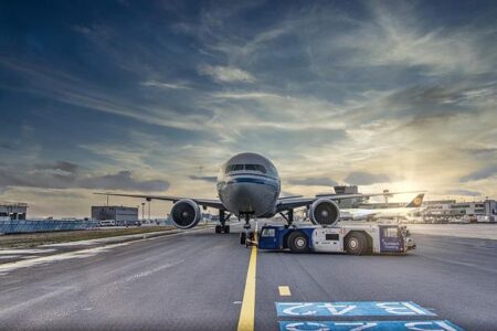 American, Emirates, Air France, Air Canada, JetBlue, Singapore, Korean, Delta, and More Face Over Two Hundred Delays and Cancellations as Strong Wind Disrupts Travel Across US at JFK and Boston Logan Airport – Travel And Tour World