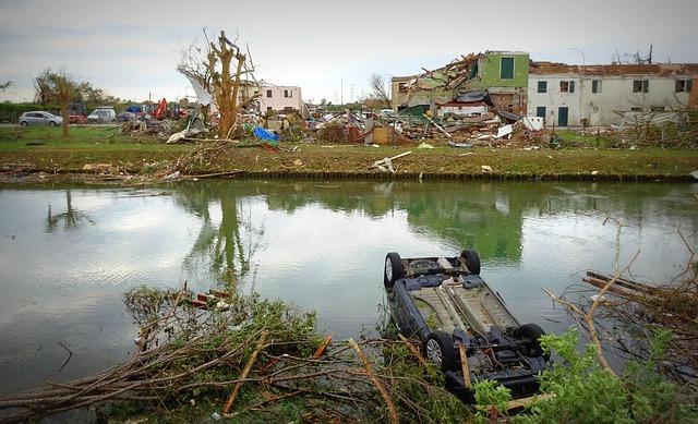 Cyclone Alfred Weakens but Leaves⁢ a trail of Disruption on Australian Coast